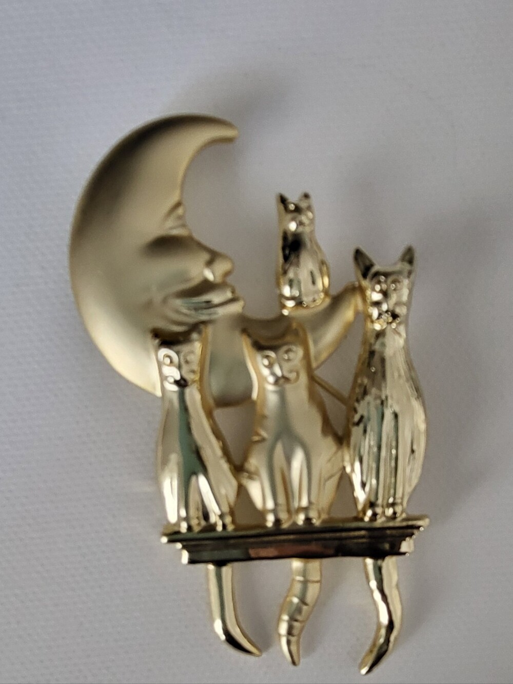Vintage AJC Goldtone Cats In The Moon Brooch